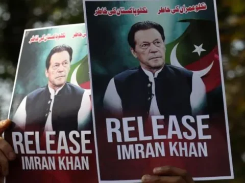 Jailed Imran Khan loses most of his vision in right eye, says lawyer ef5ef700 07fb 11f1 8981 b35bbe94674f.jpg 480x360 - Jailed Imran Khan loses most of his vision in right eye, says lawyer